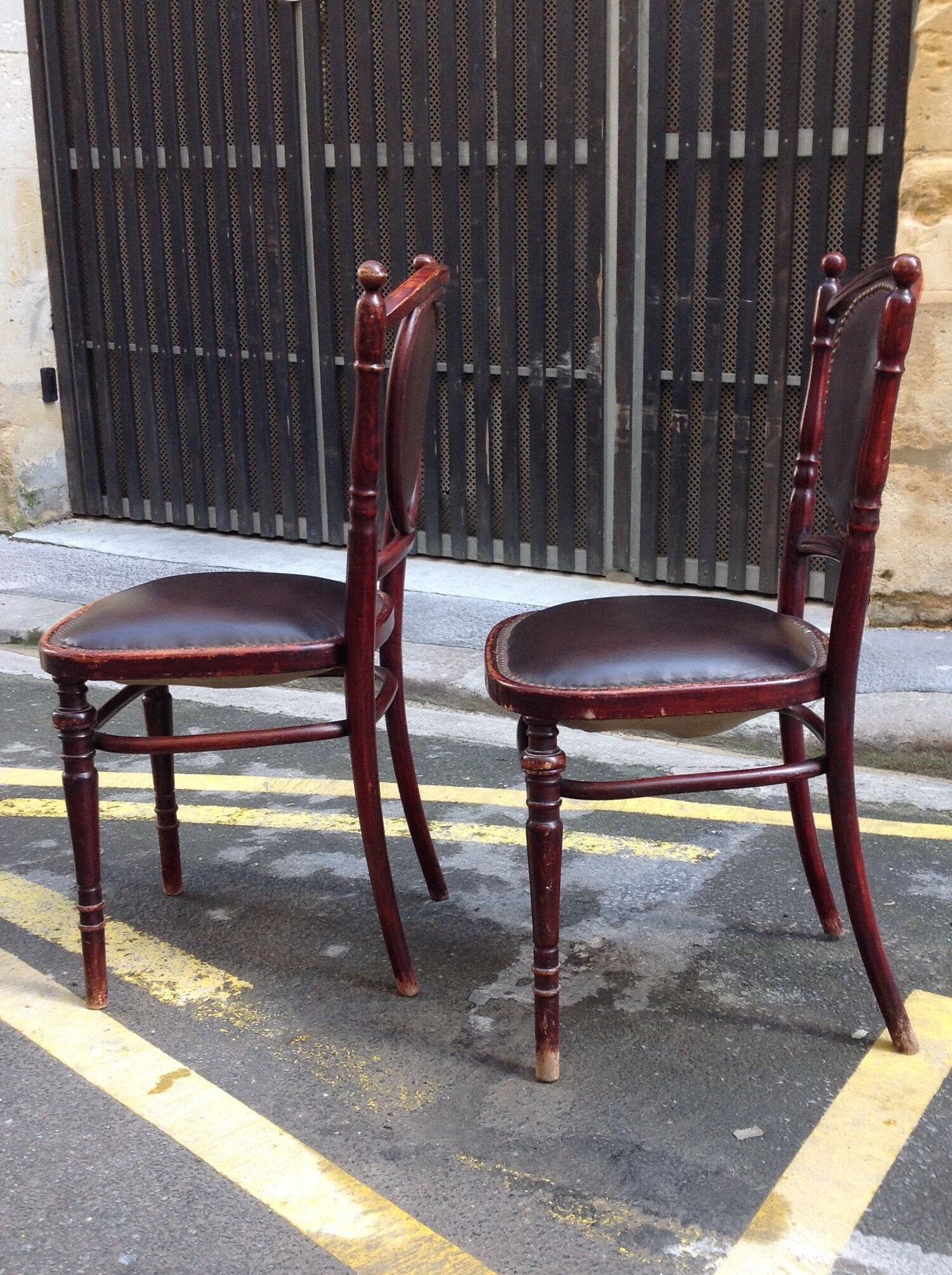 Paire de chaises bistrot 1900