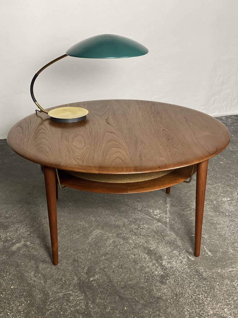 Scandinavian coffee table in teak, design by P. Hvidt & O. Mølgaard-Nielsen, 1960.