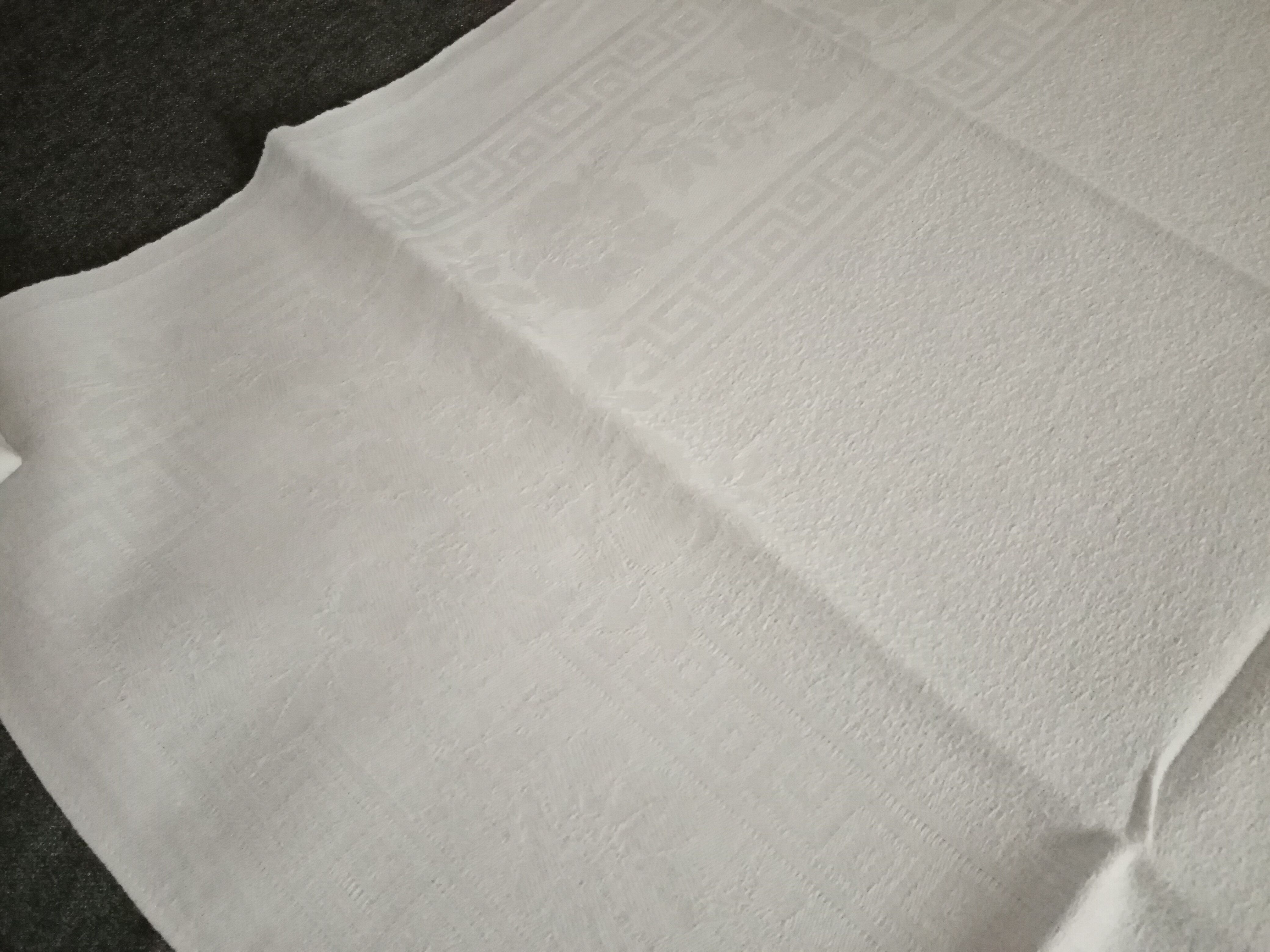 Old damase tablecloth and its 10 towels 230 x 160 cm