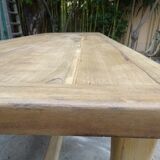 Farm table