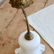 Applique murale vintage tulipe opaline blanche et laiton ciselé