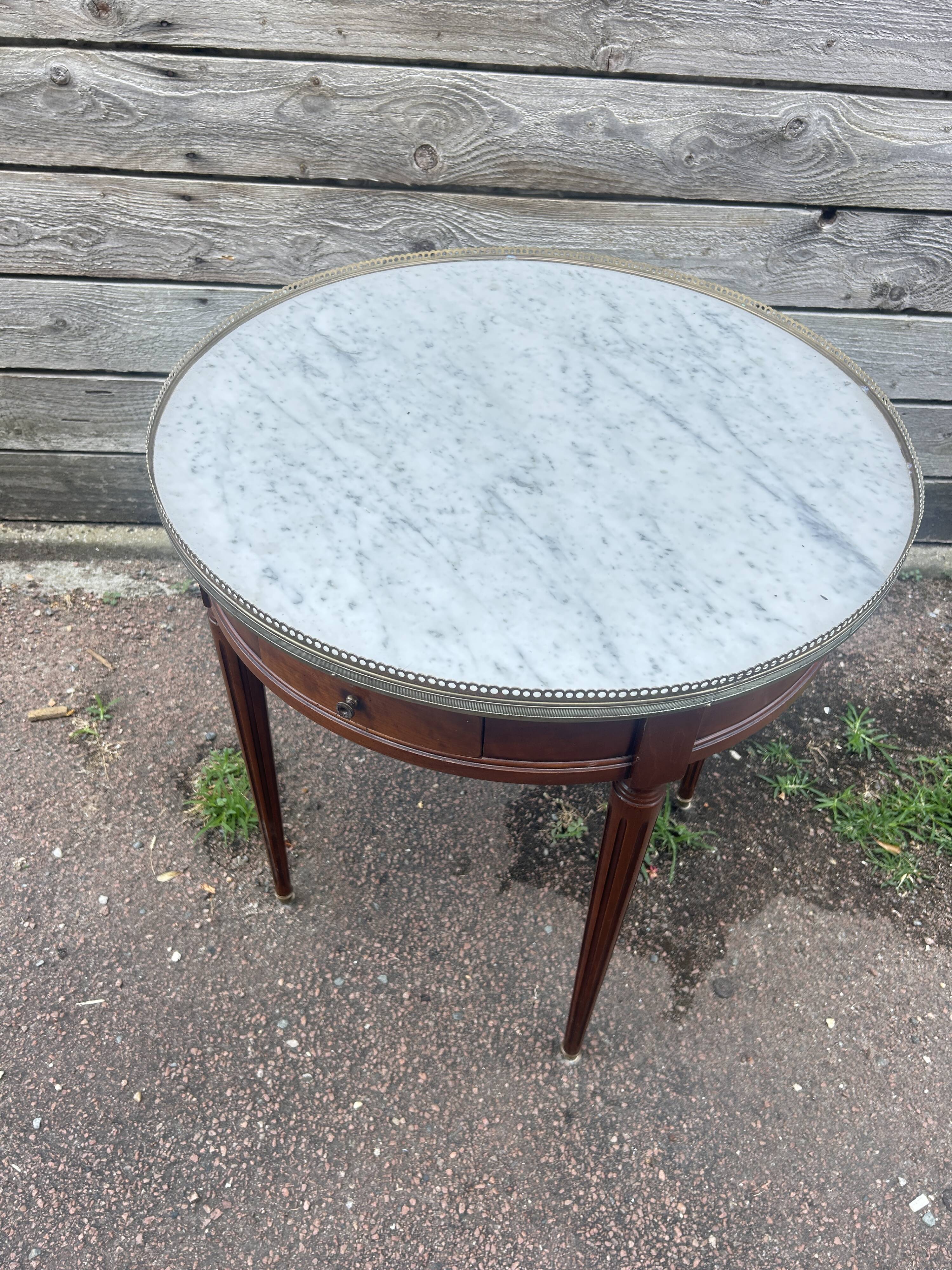 Bouillotte table in Louis XVI style