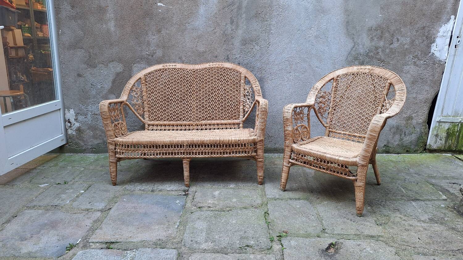 Peacock rattan garden set with bench and armchair