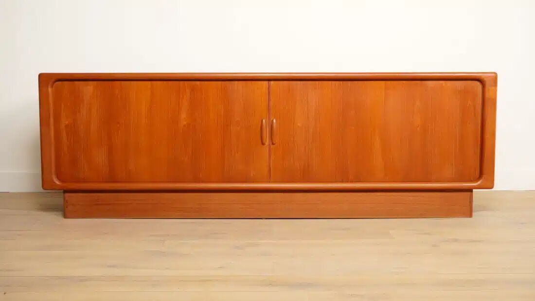 Vintage sideboard | 220 cm Dyrlund | 1960s | Tambour doors