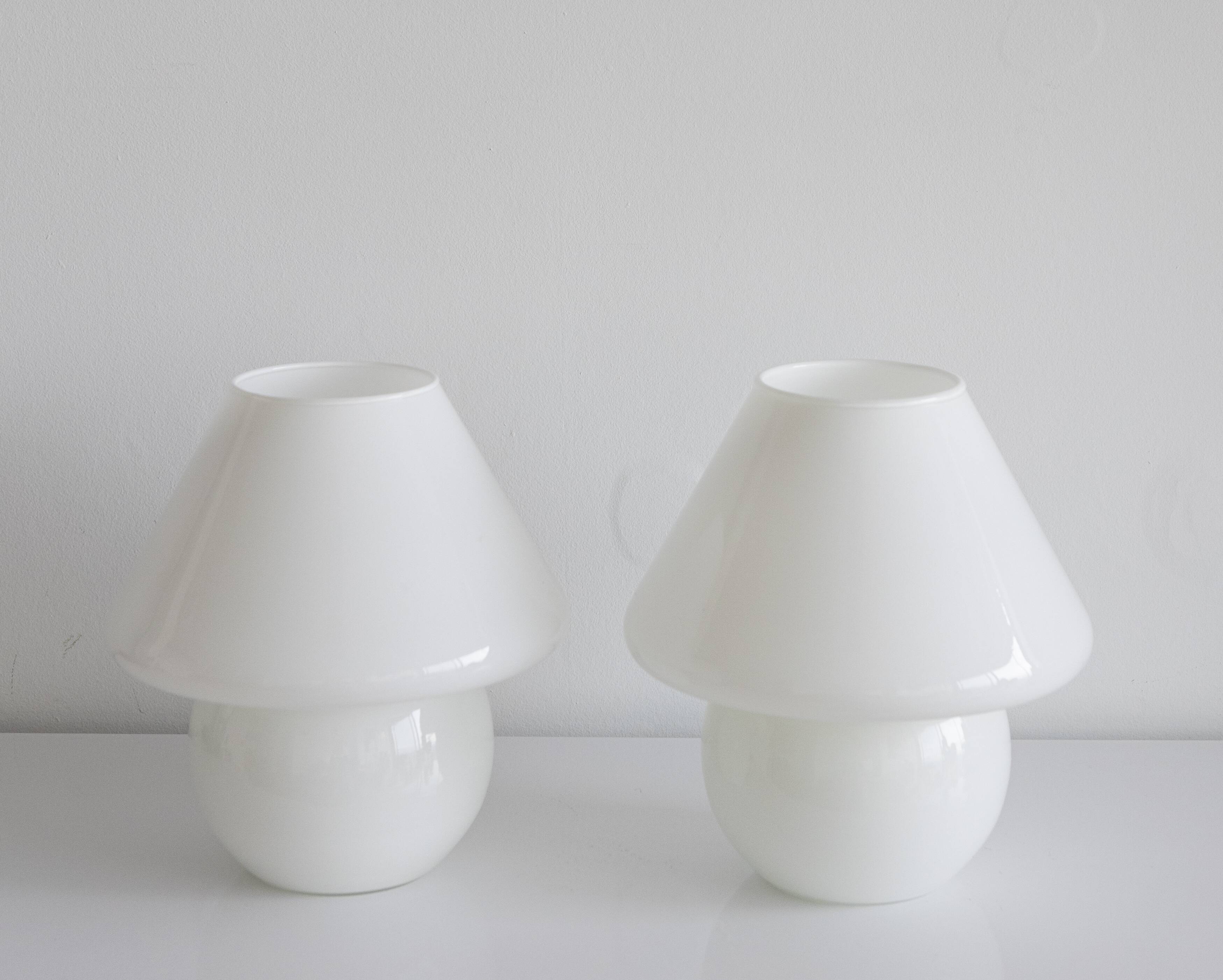 Paire de lampes vintage champignon en verre soufflé