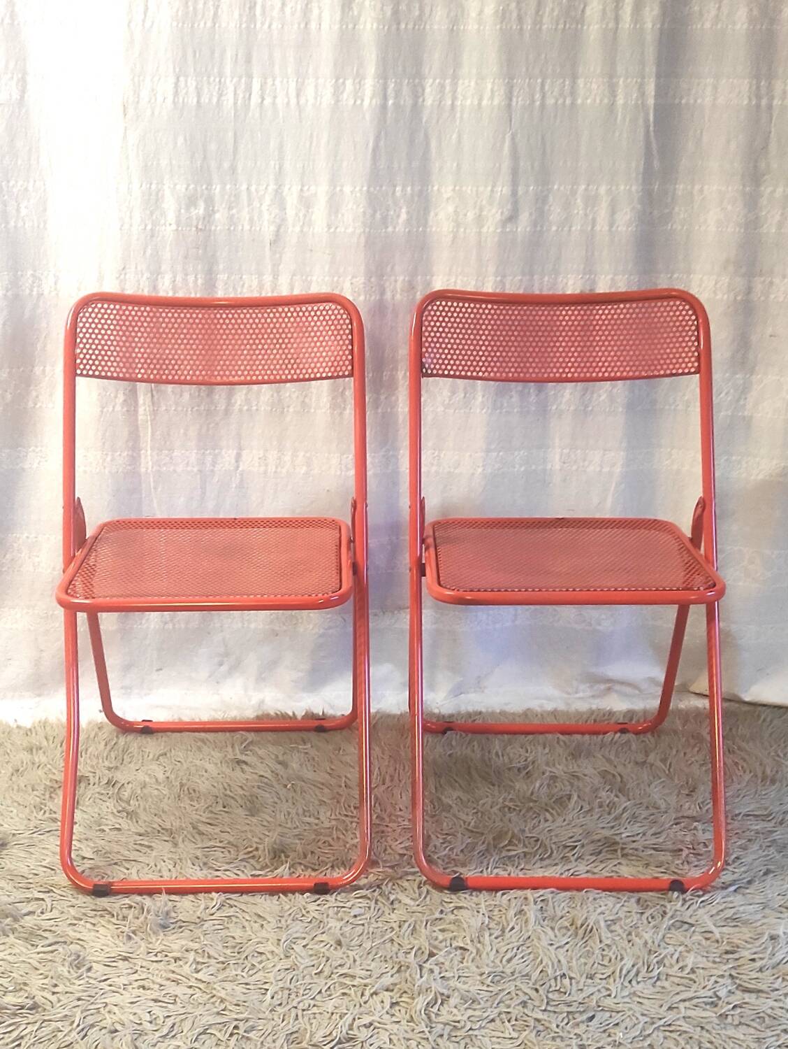 Orange metal folding chairs (set of 2) - 70s/80s