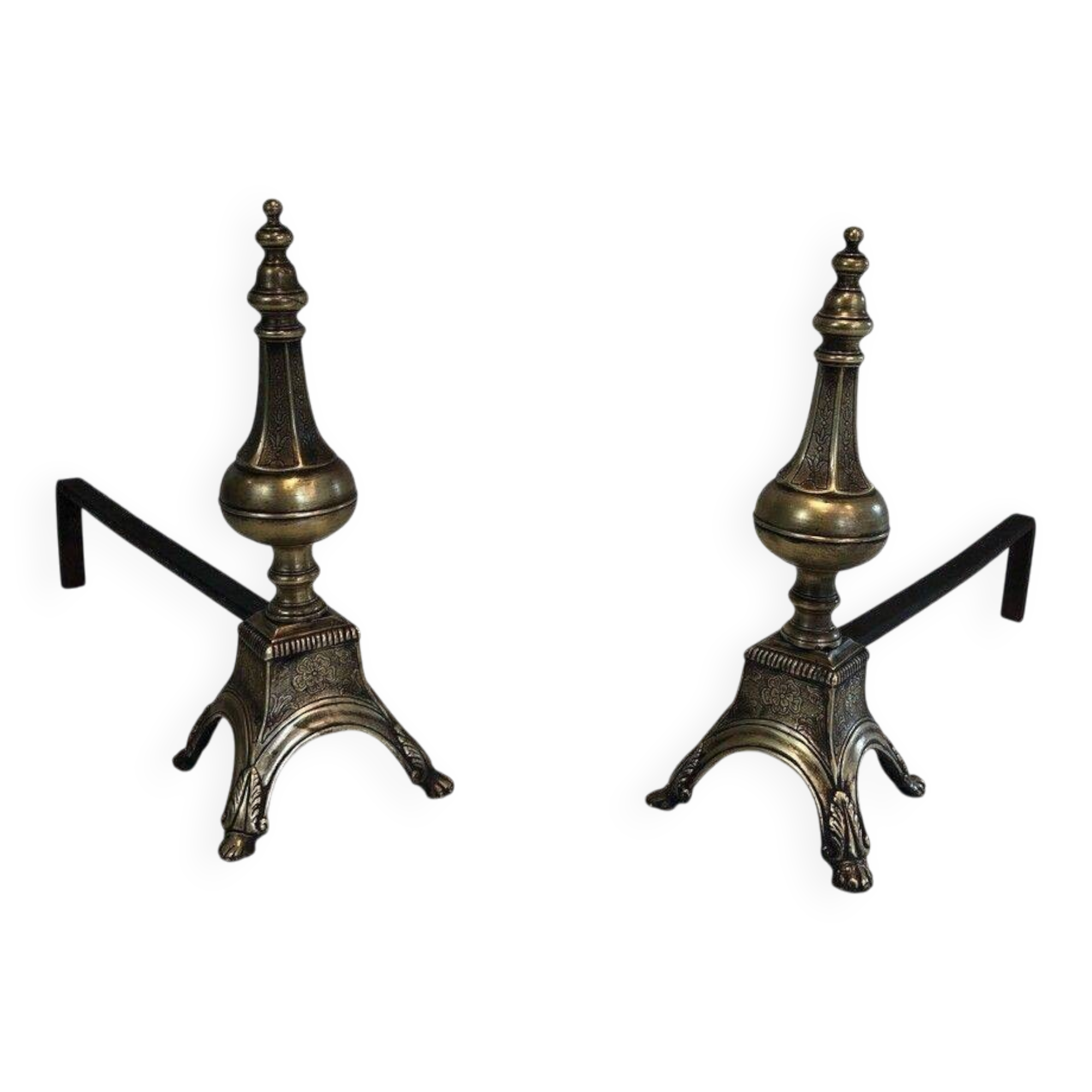 Paire de chenets en bronze ciselé et fer forgé de style Louis XVI