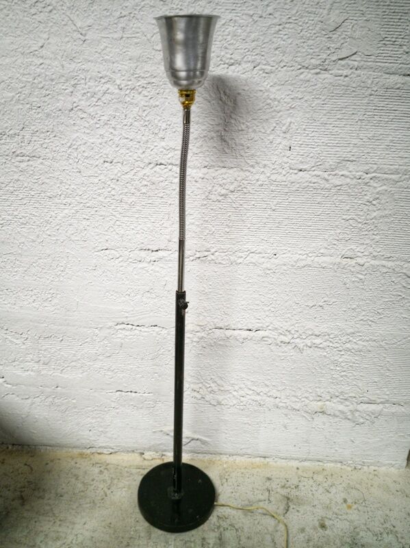 Industrial floor lamp