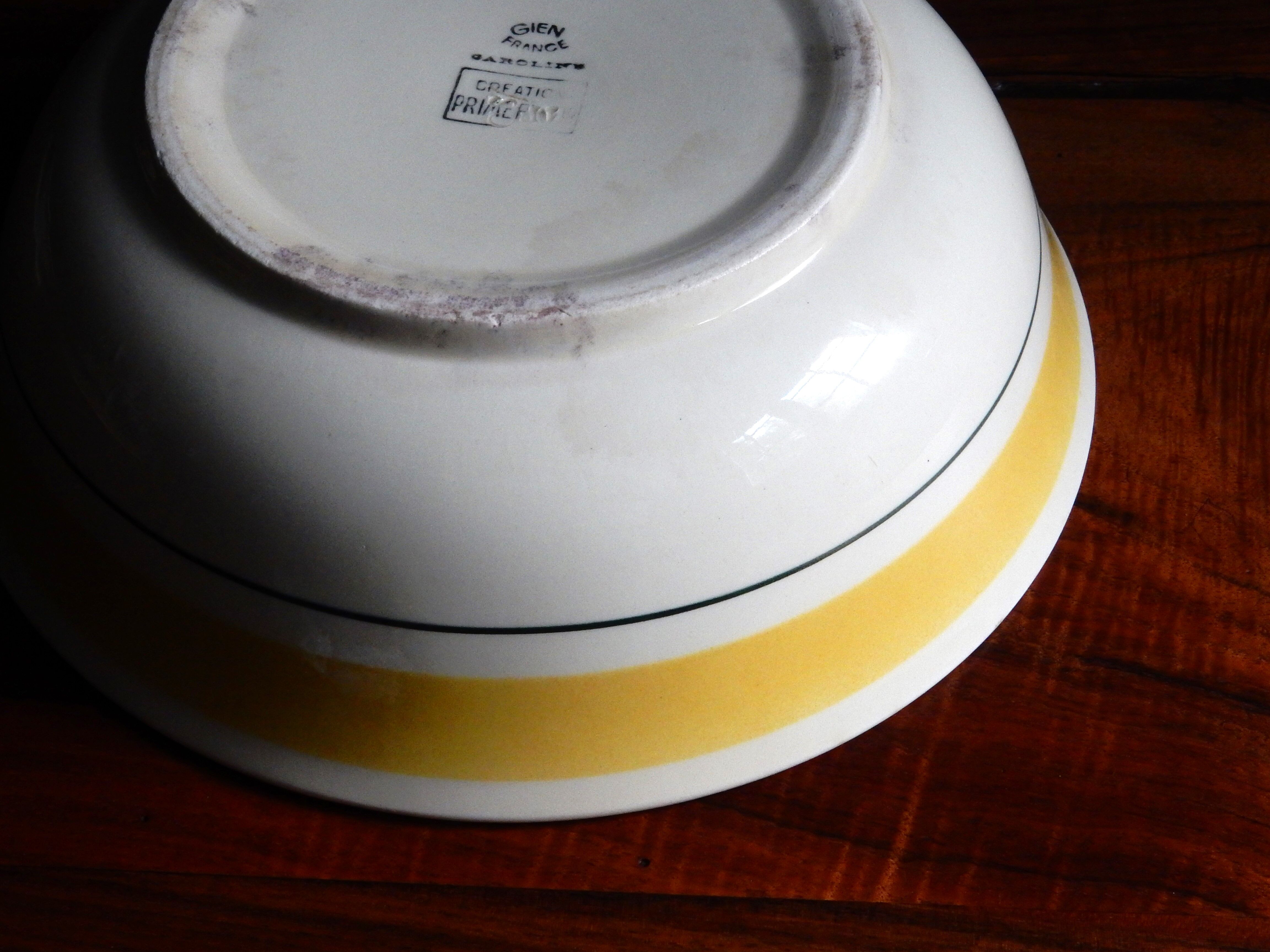 Saladier de Gien blanc et jaune des années 50