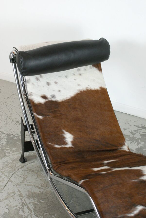 Chaise Longue LC4 par  Le Corbusier, Pierre Jeanneret et Charlotte Perriand