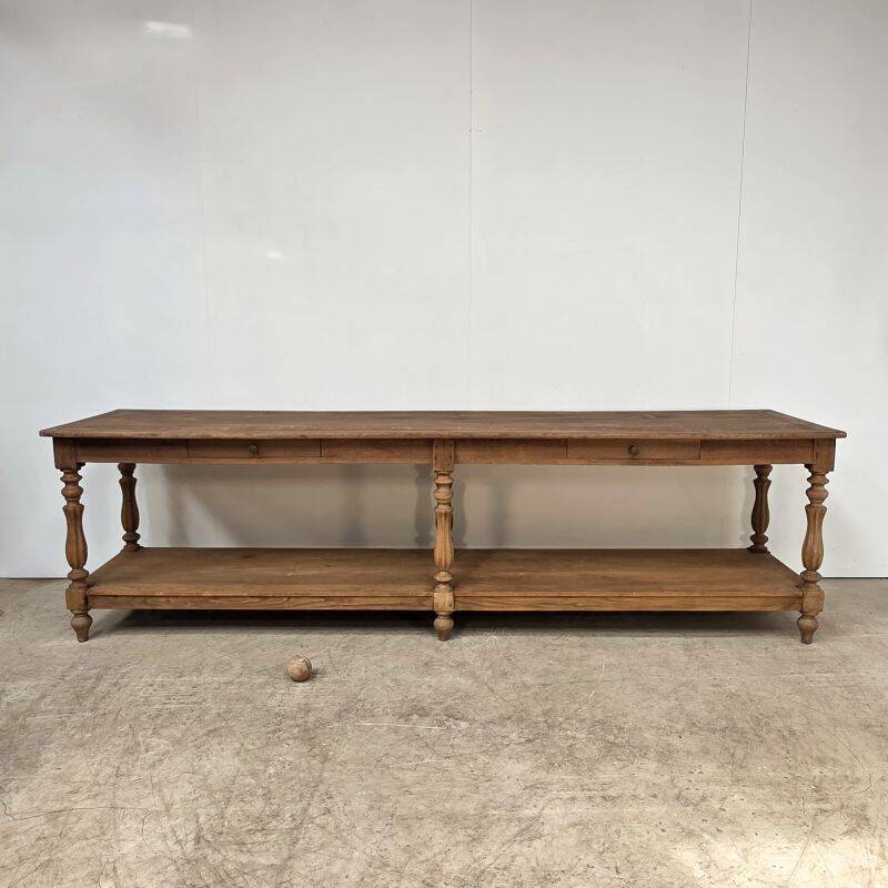 Large 19th-century oak draper's table with 6 legs.