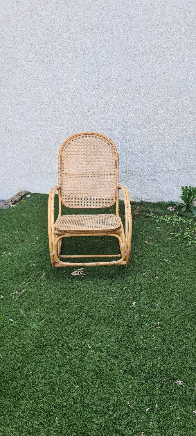 Rocking chair en rotin et cannage