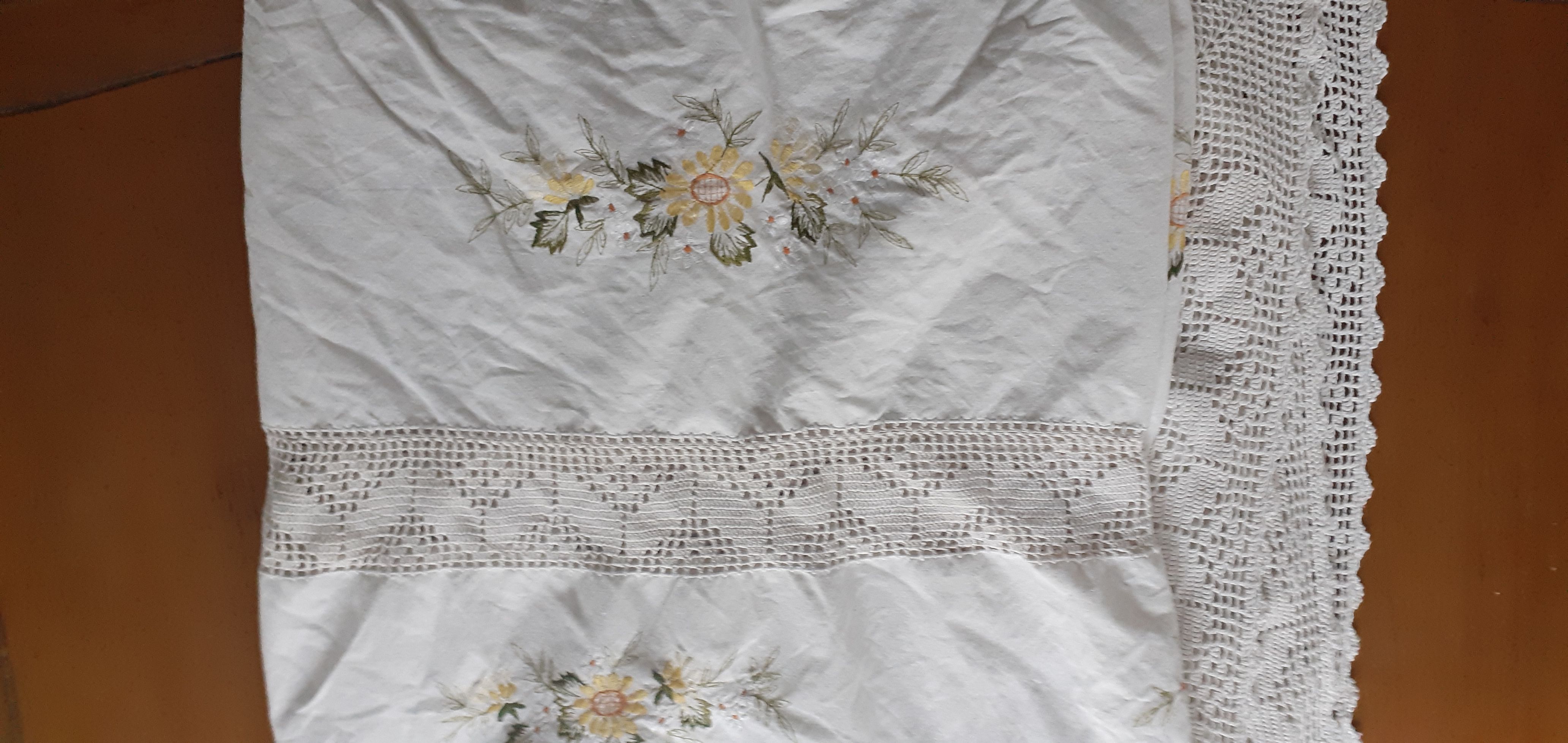 Rectangular tablecloth white cotton, with embroidery yellow flowers 142 x 225 cm