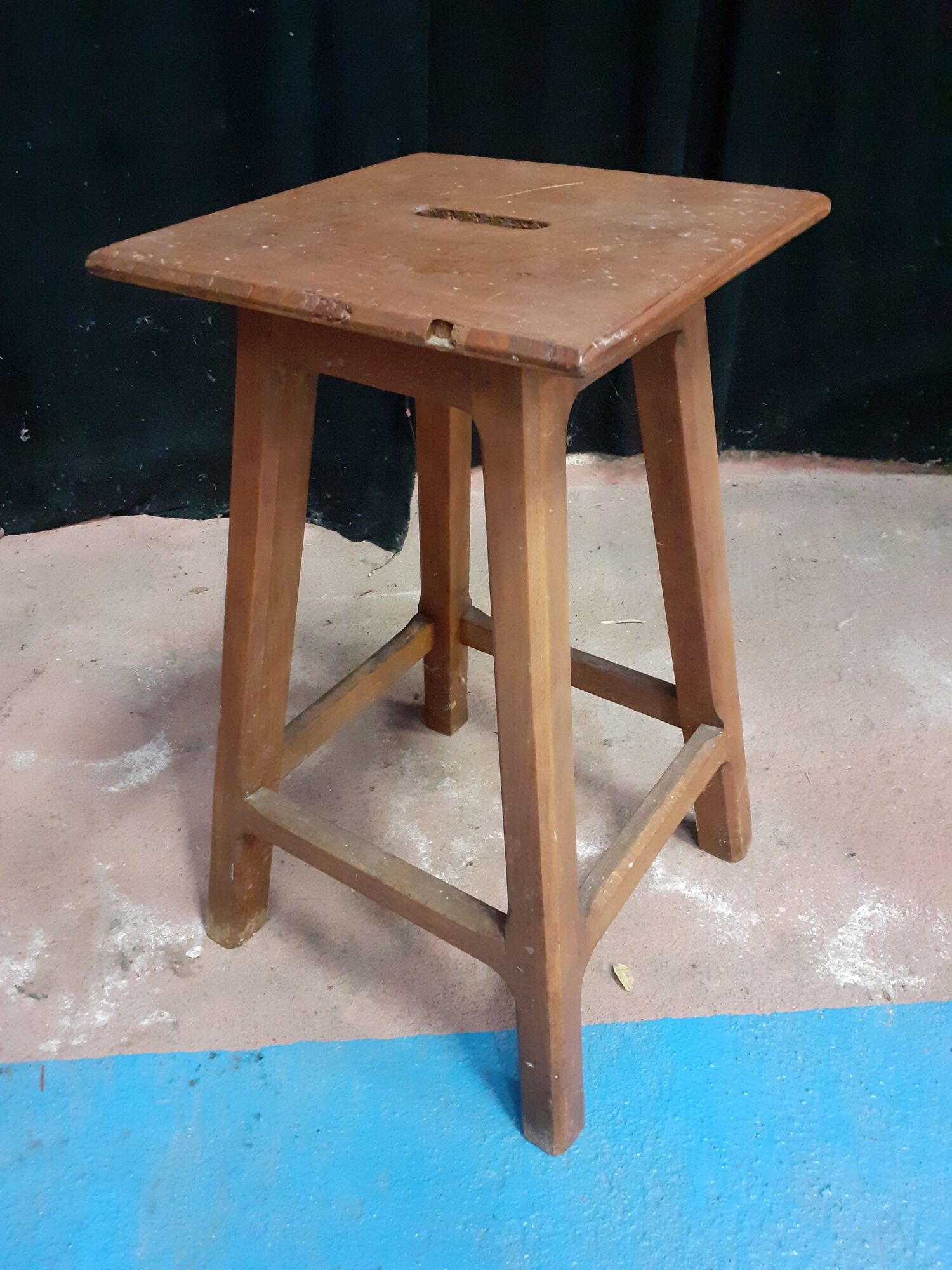 Workshop stool