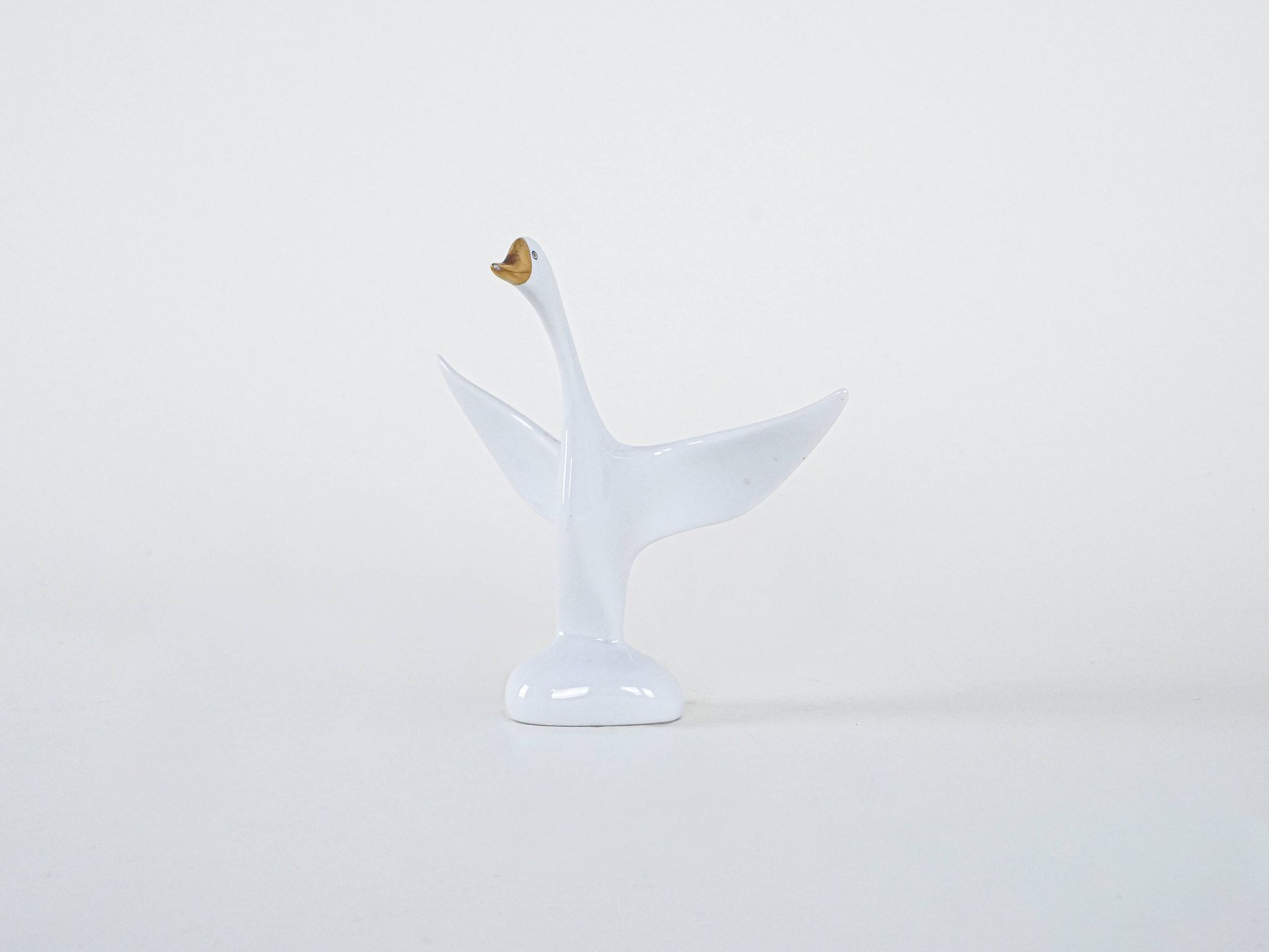 Porcelain goose figurine, Hungarian design, 1960s,manufactured by Holloháza