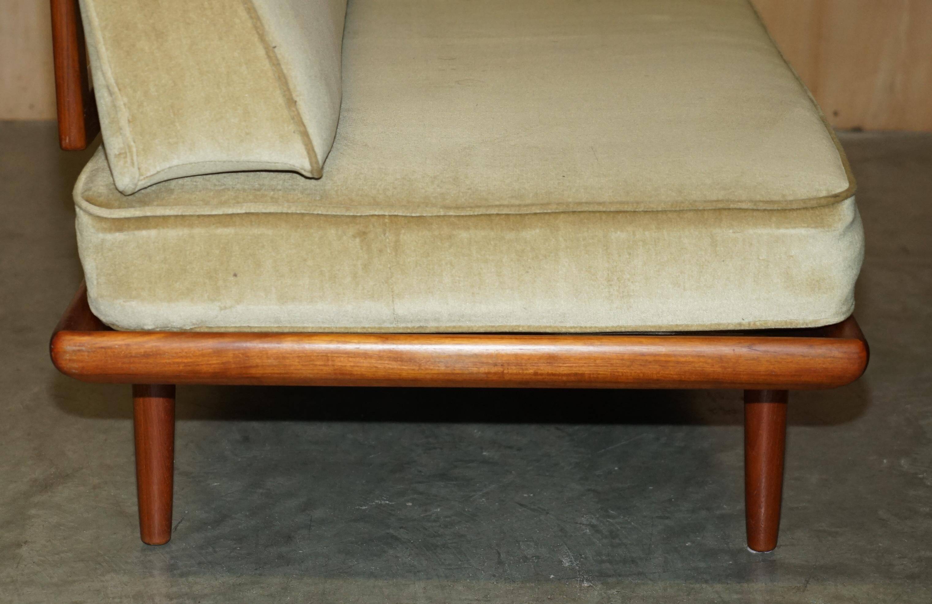 Mid Century Modern Canapé by Pierre Hvidt & Orla Mølgaard Nielsen for France & Son