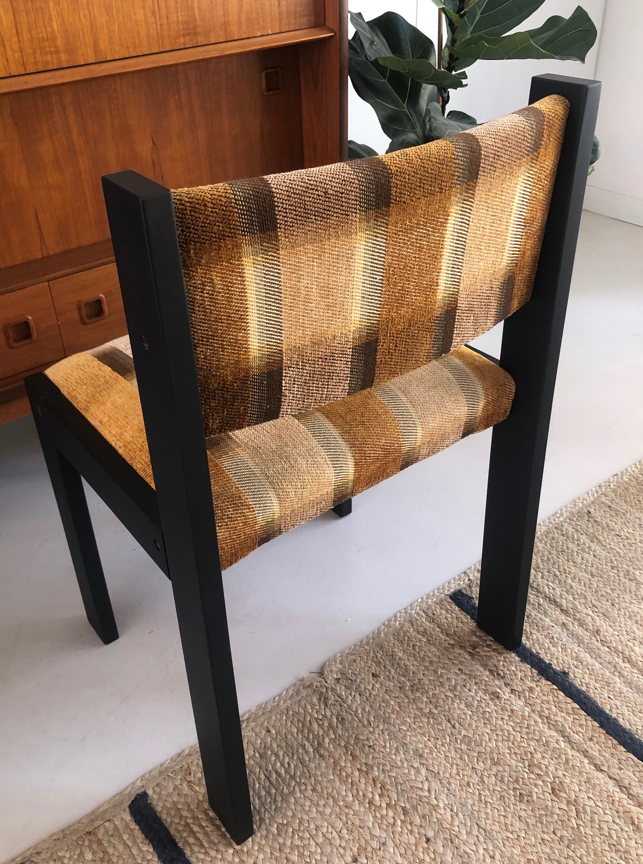 Chair 1970 Scottish velvet fabric