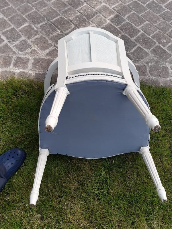 Fauteuil louis xvi du 19e siècle refait teaditionnellement