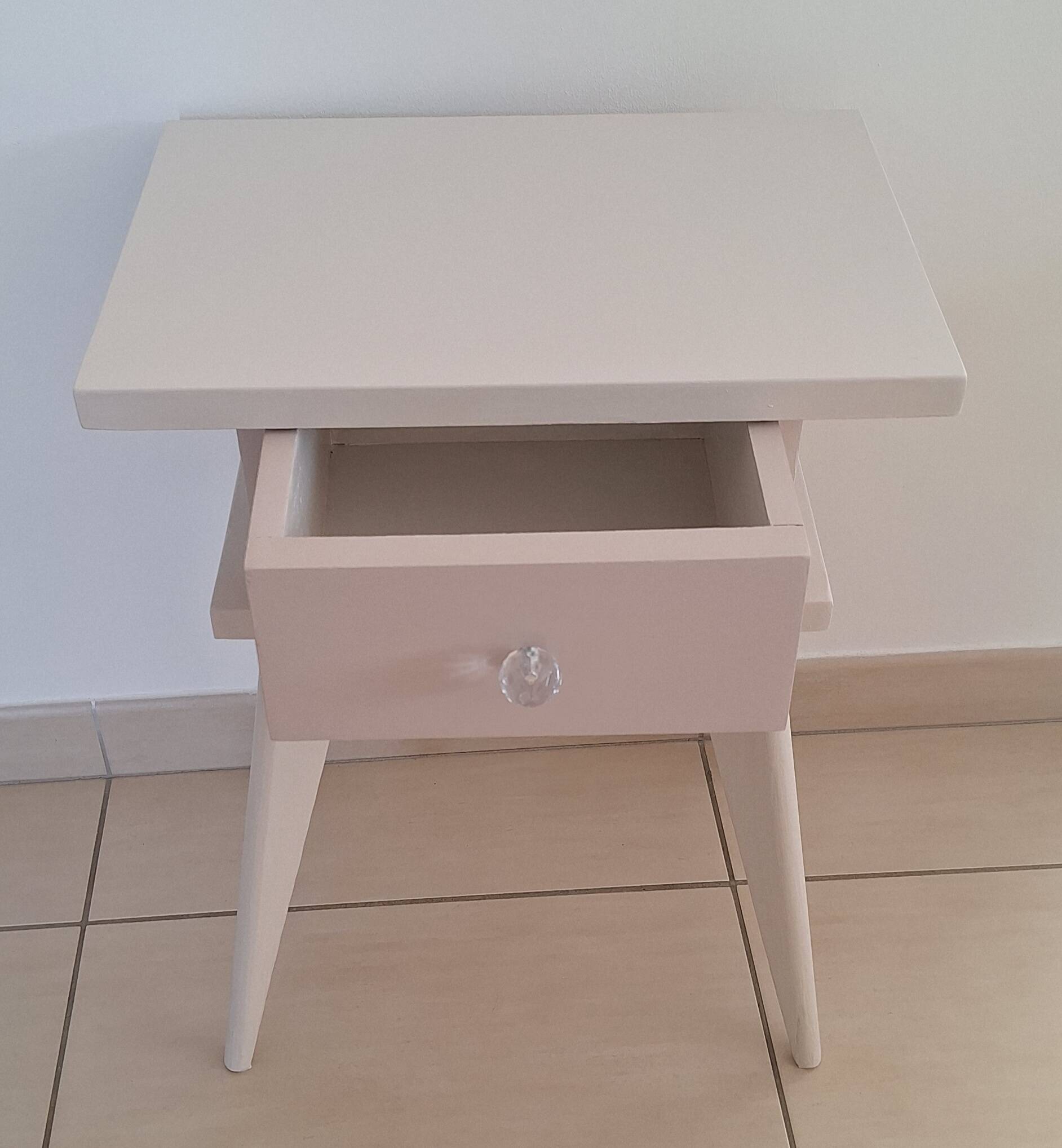 Pair of vintage bedside tables from the 50s/60s.