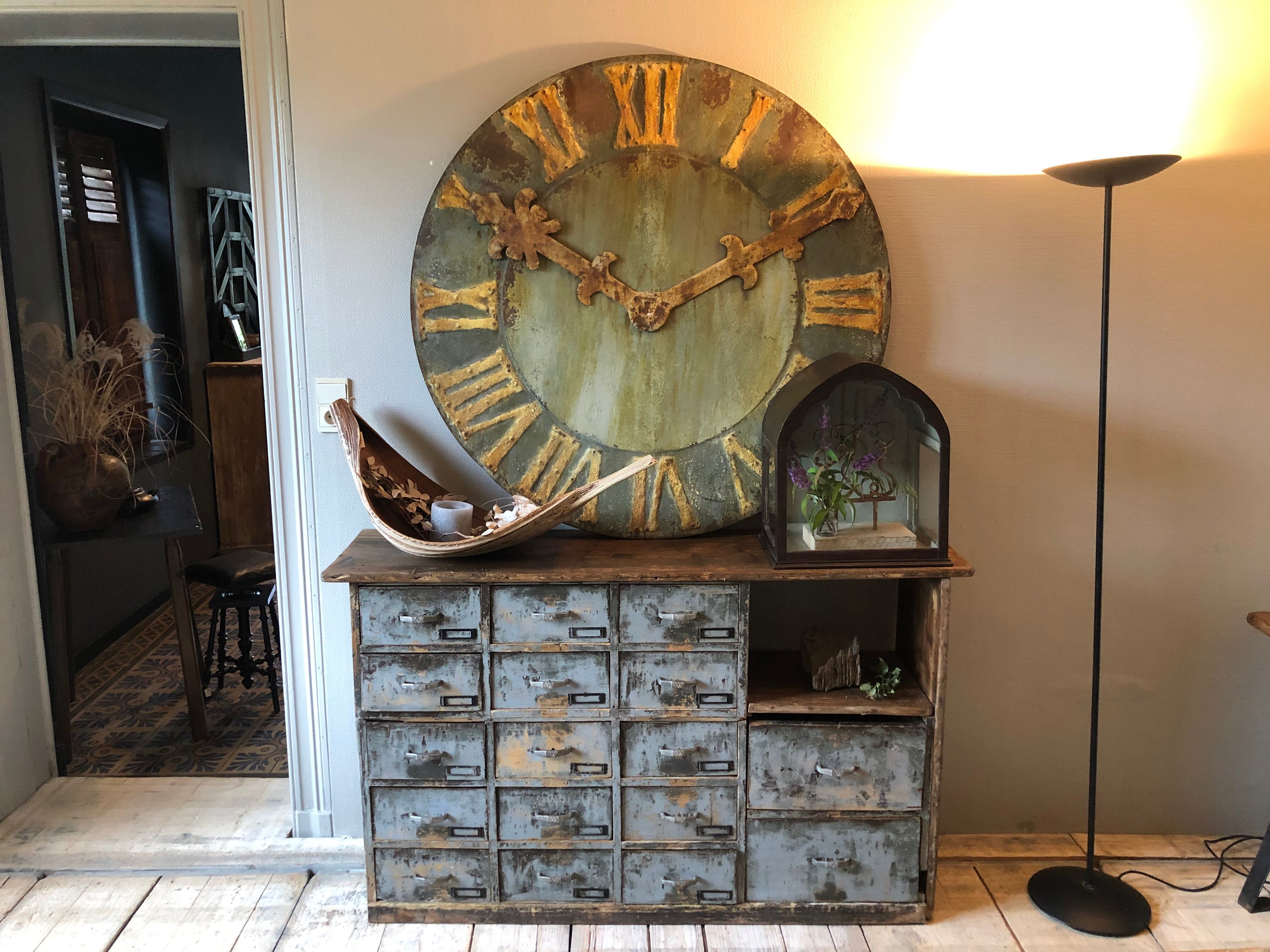Workshop furniture with drawers