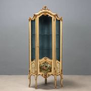 Vitrine d’angle ancienne style baroque en bois laqué, XXe siècle