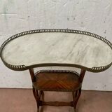 Small kidney table in mahogany and veneer, 19th century