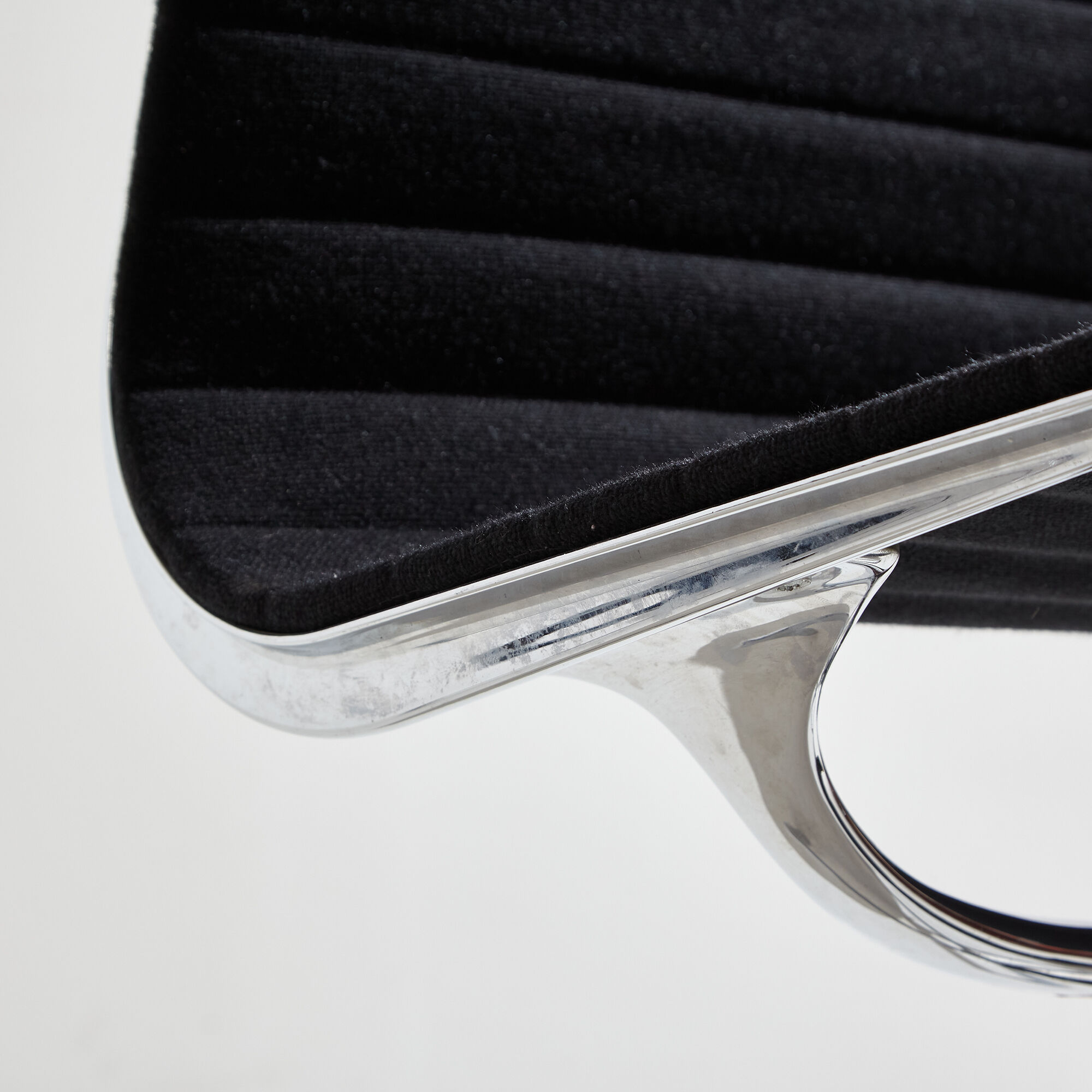 EA105 office chair by Charles & Ray Eames for Vitra