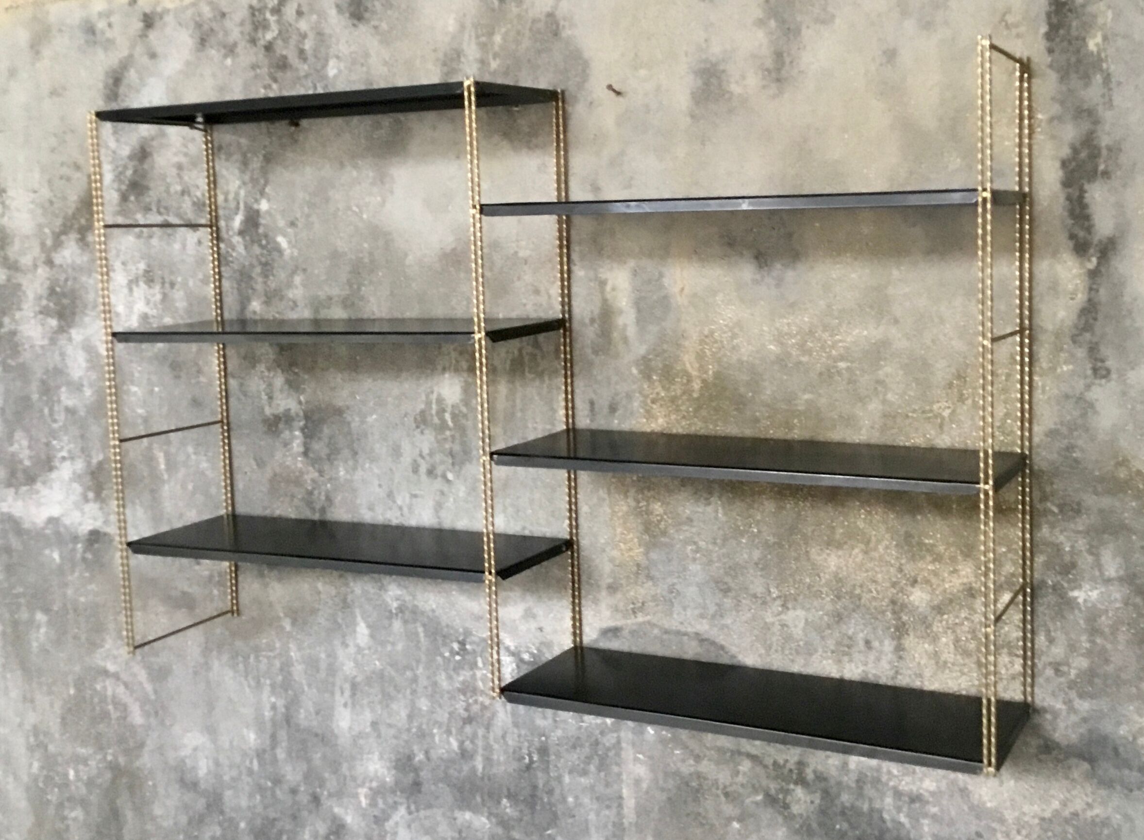 Black and gold metal string shelf set with vinyl holder - vintage 1960