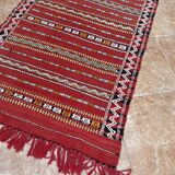 Tapis berbère marocain tissé à la main 100% laine biologique provenant