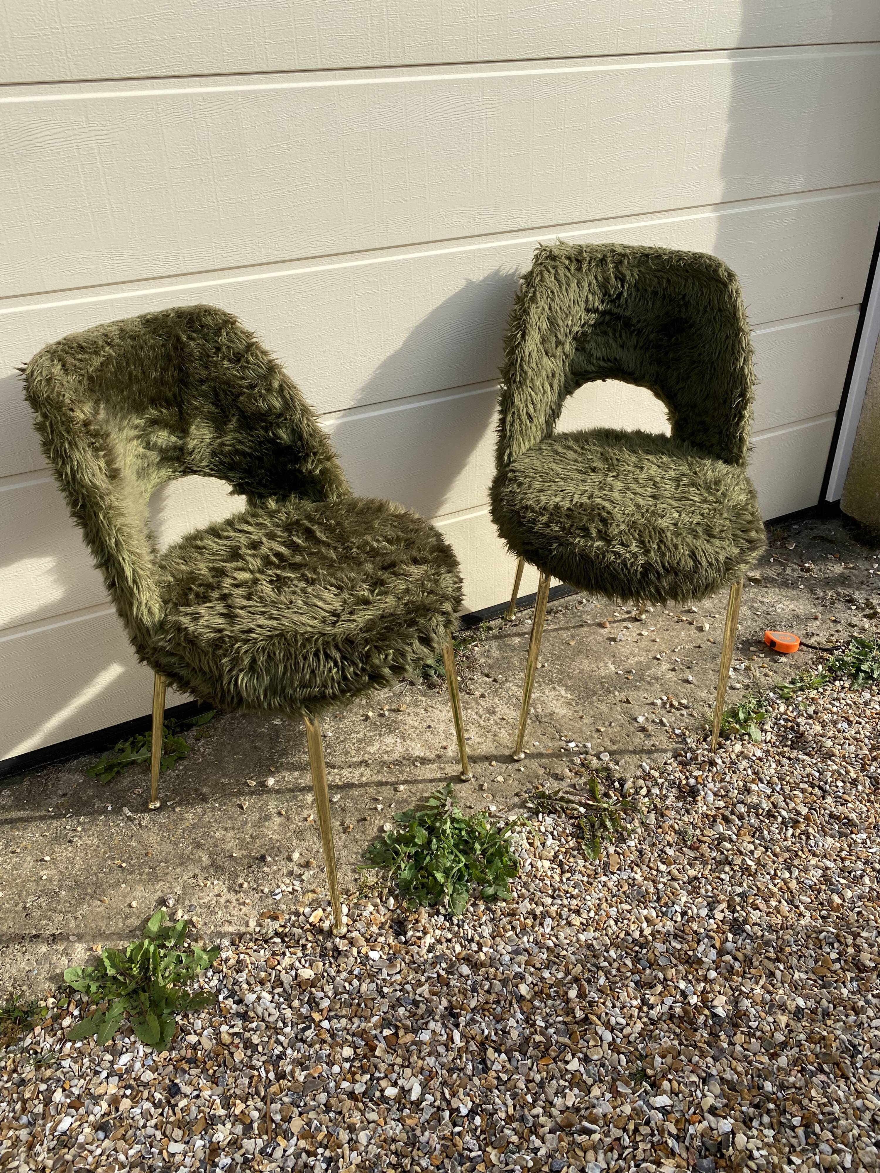 Ensemble de 2 chaises moumoute pieds dorés