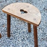 Pair of shepherd's stools in tripod oak décor in the heart