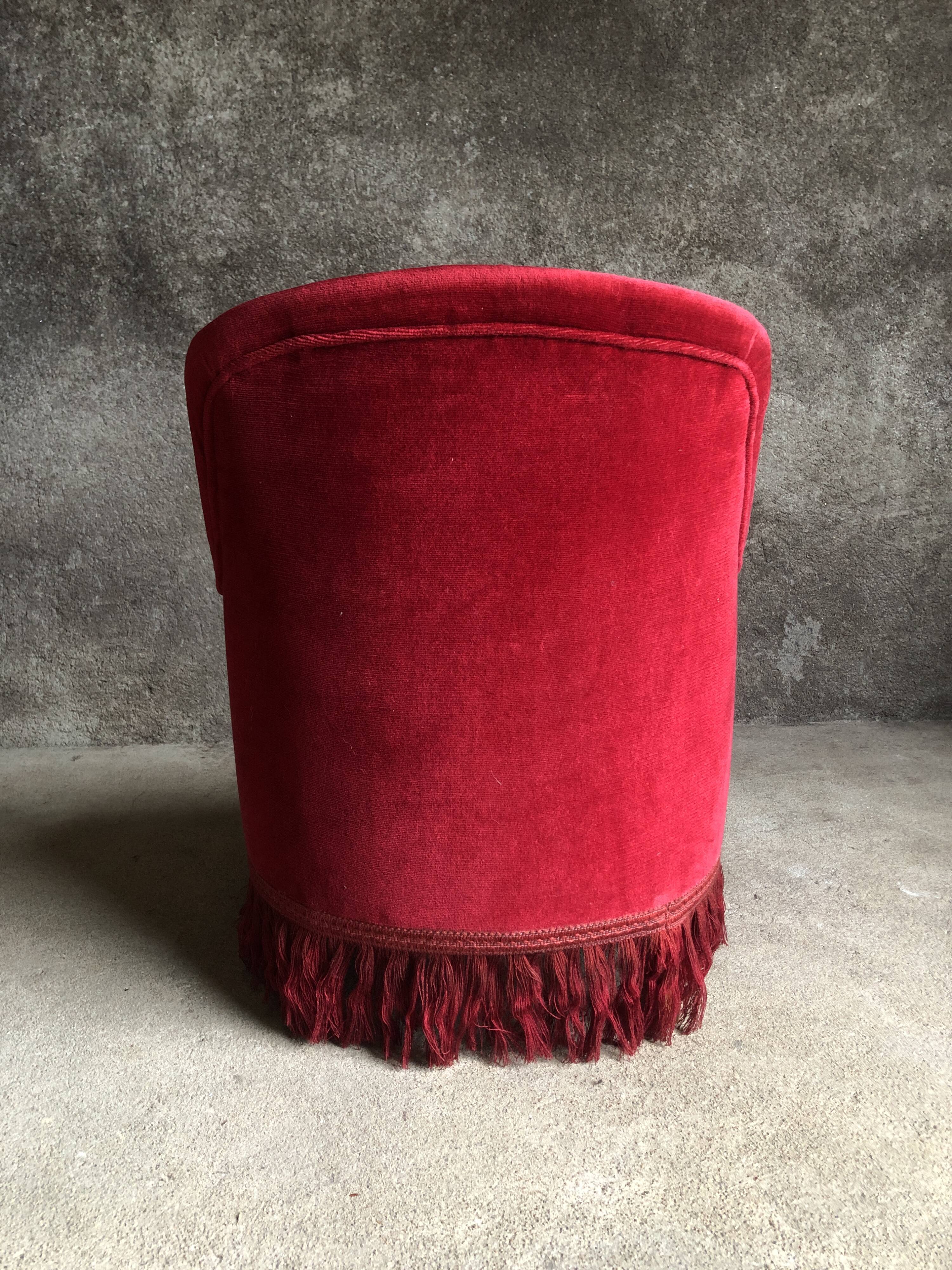 Red velvet toad armchair