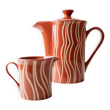 Service à thé ou café vintage en céramique des années 1970, théière avec couvercle et pot à lait, orange rouille avec motif rayé rétro, décoration mid-century, idée cadeau