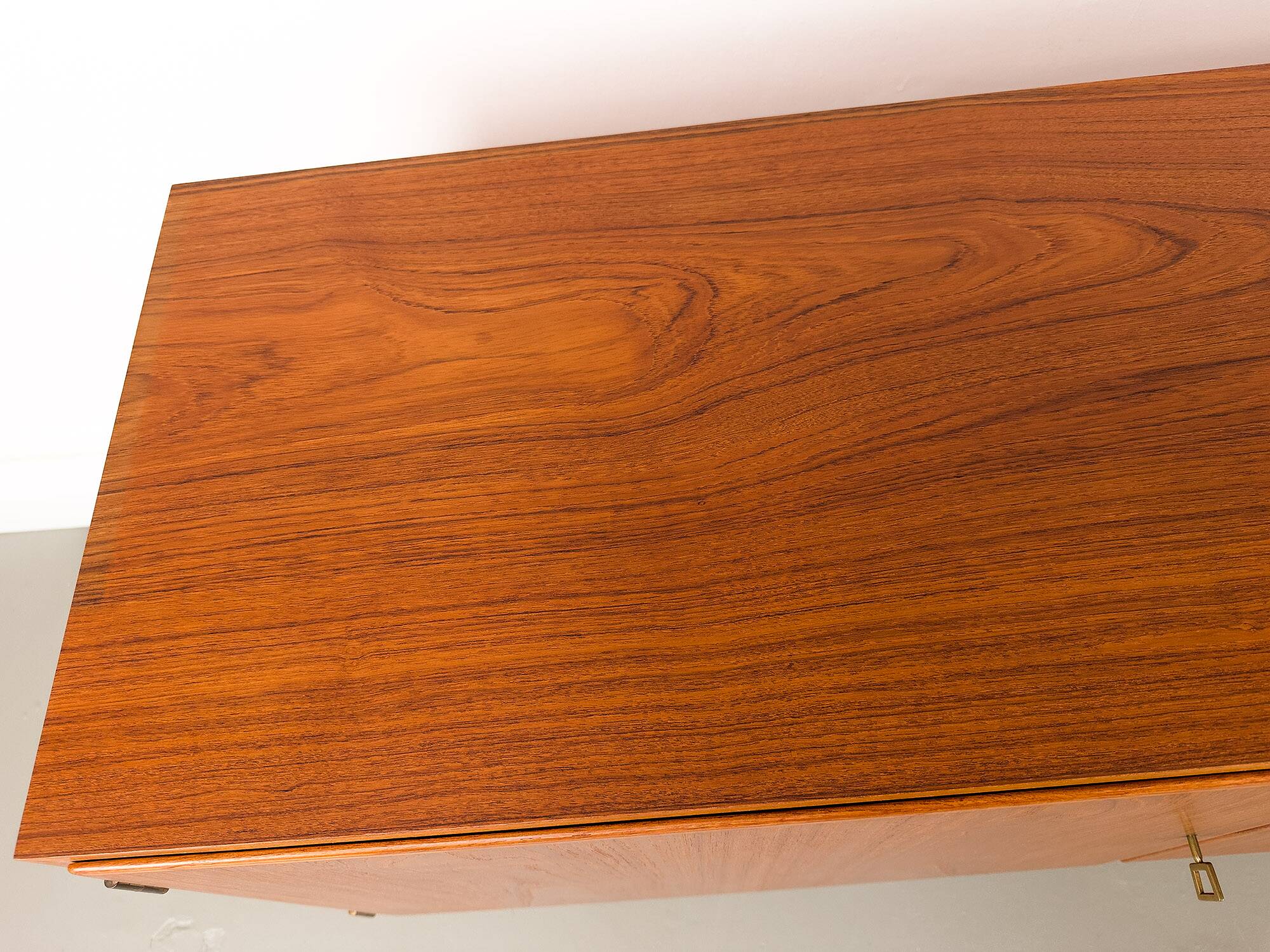 Enfilade danoise en teck par Carlo Jensen pour Hundevad & Co., 1960s