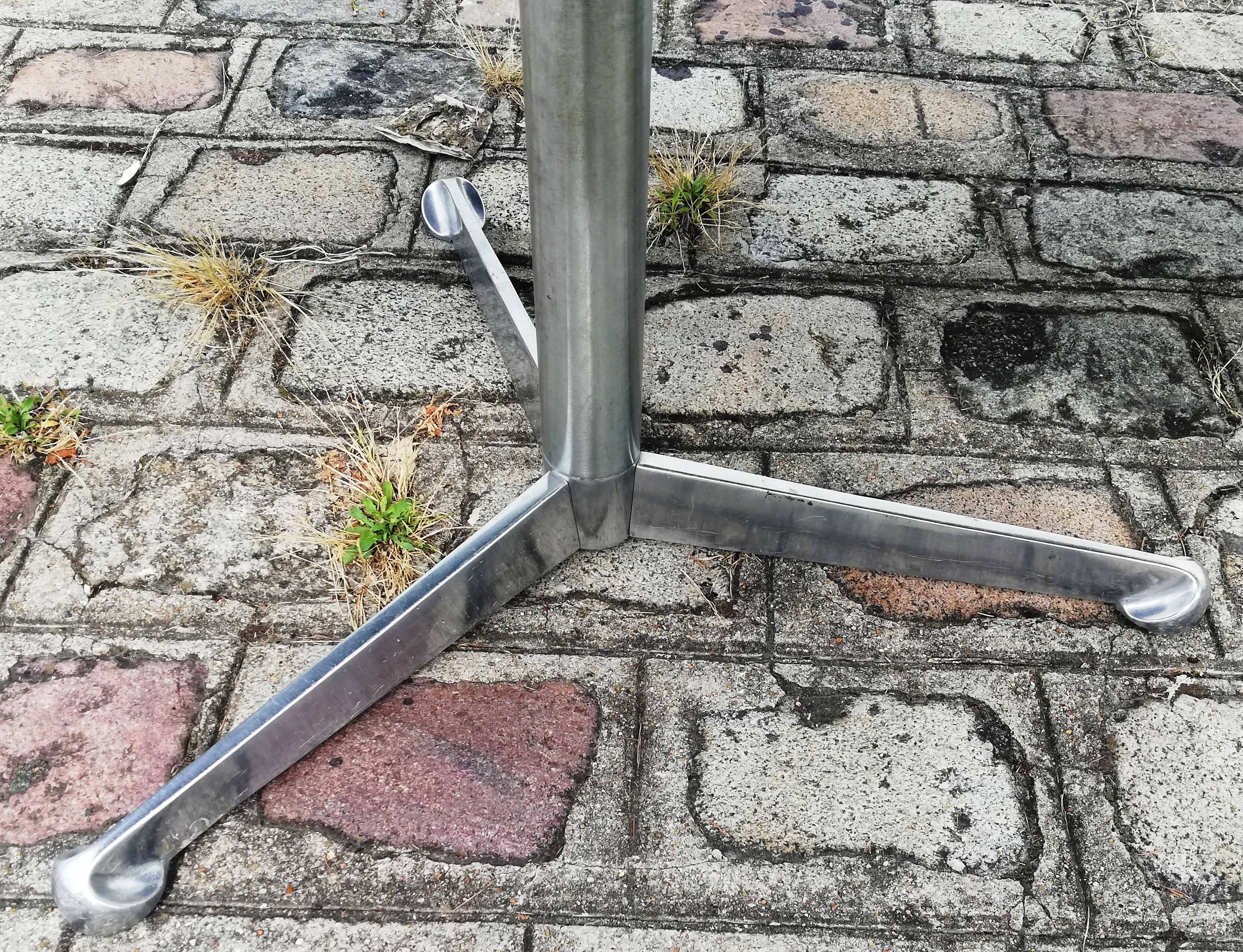 Boomerang T96 desk, Tecno