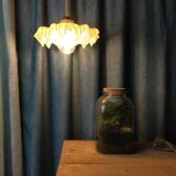 Suspension abat-jour en verre jaune drapé