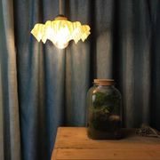 Suspension abat-jour en verre jaune drapé
