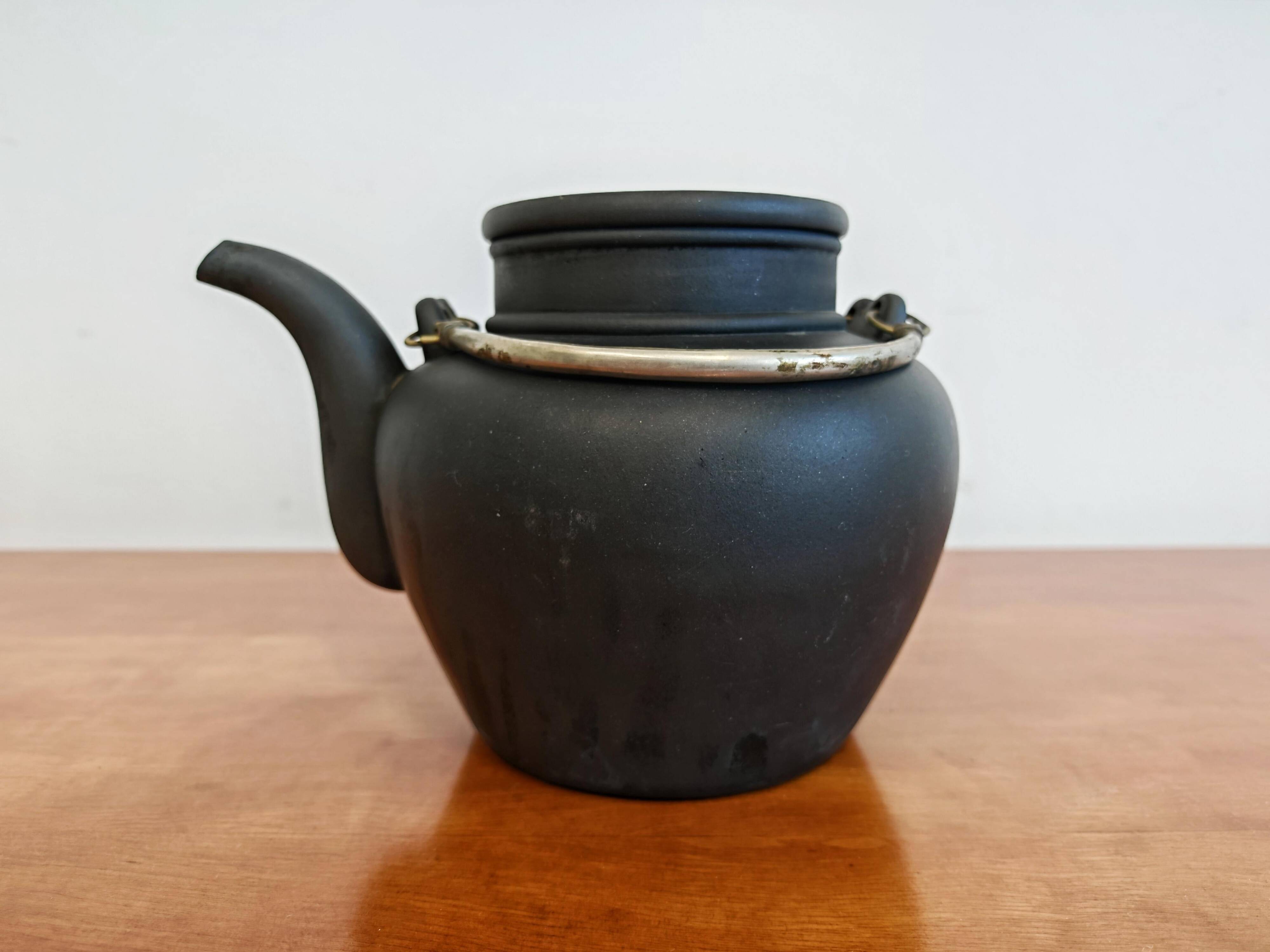 Antique Yixing teapot, Qing Dynasty, 1910s.