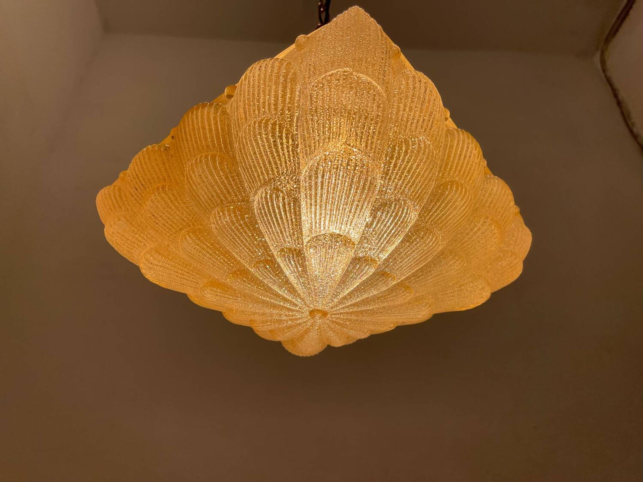 Lot de 2 suspensions lumineuses en verre de Murano, années 1980