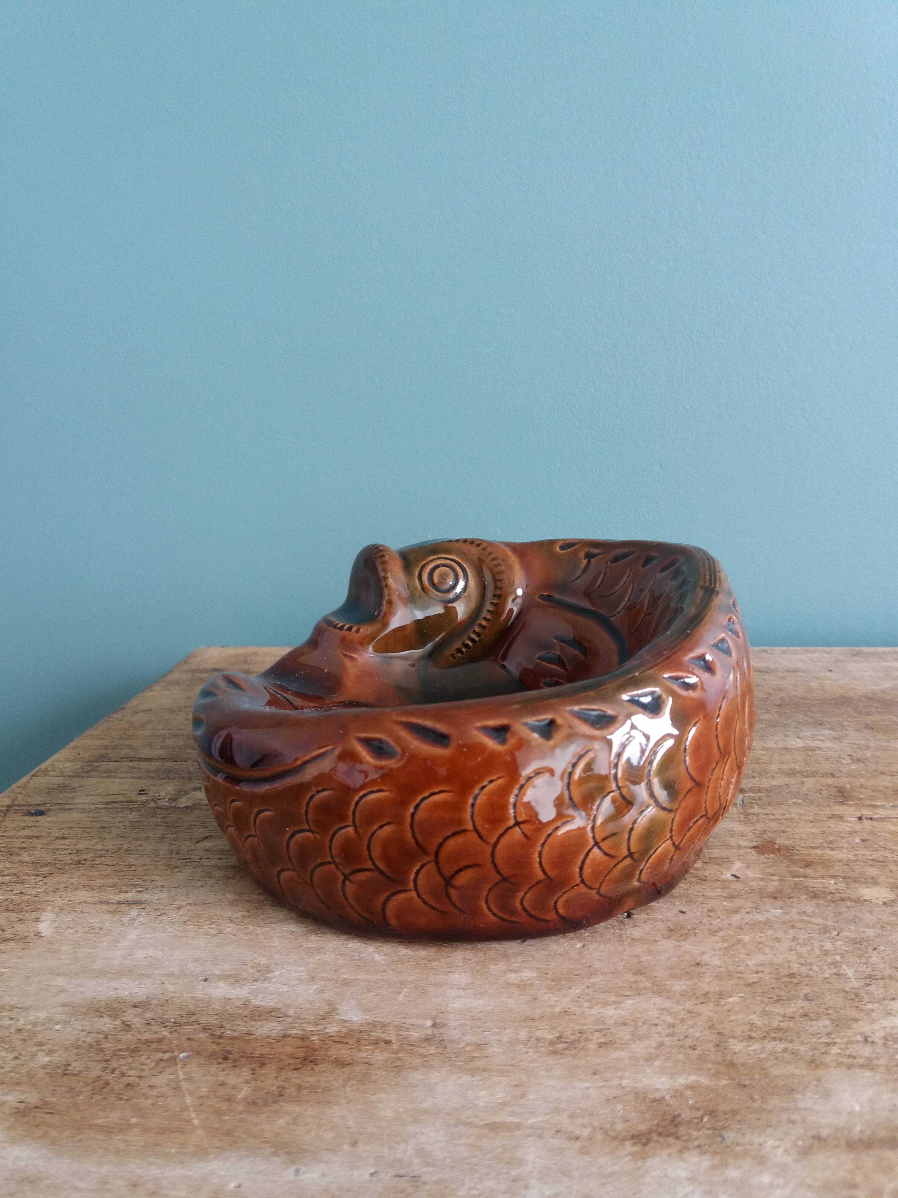 Zoomorphic fish ashtray in glazed terracotta