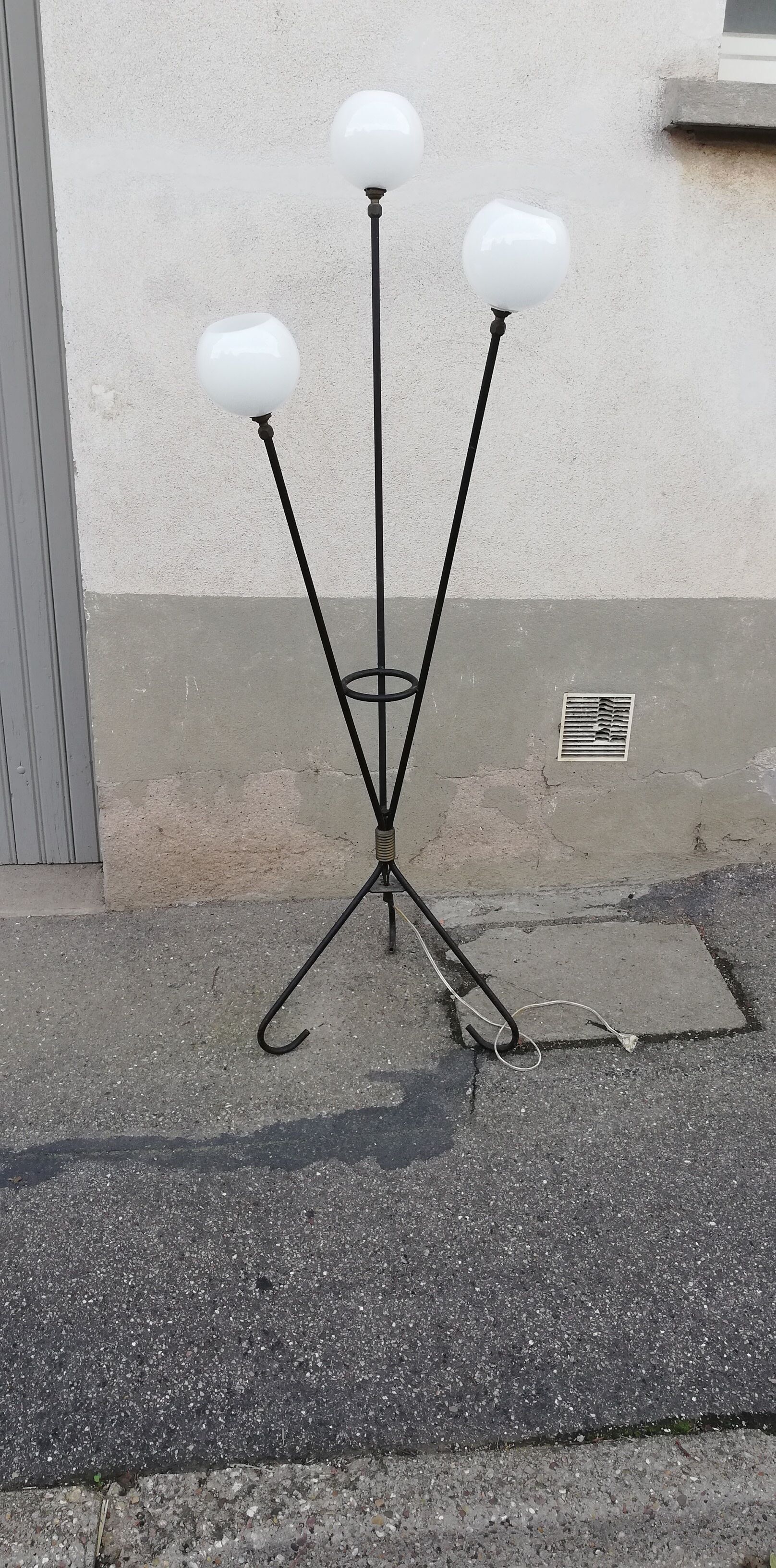Vintage 3-spoke floor lamp