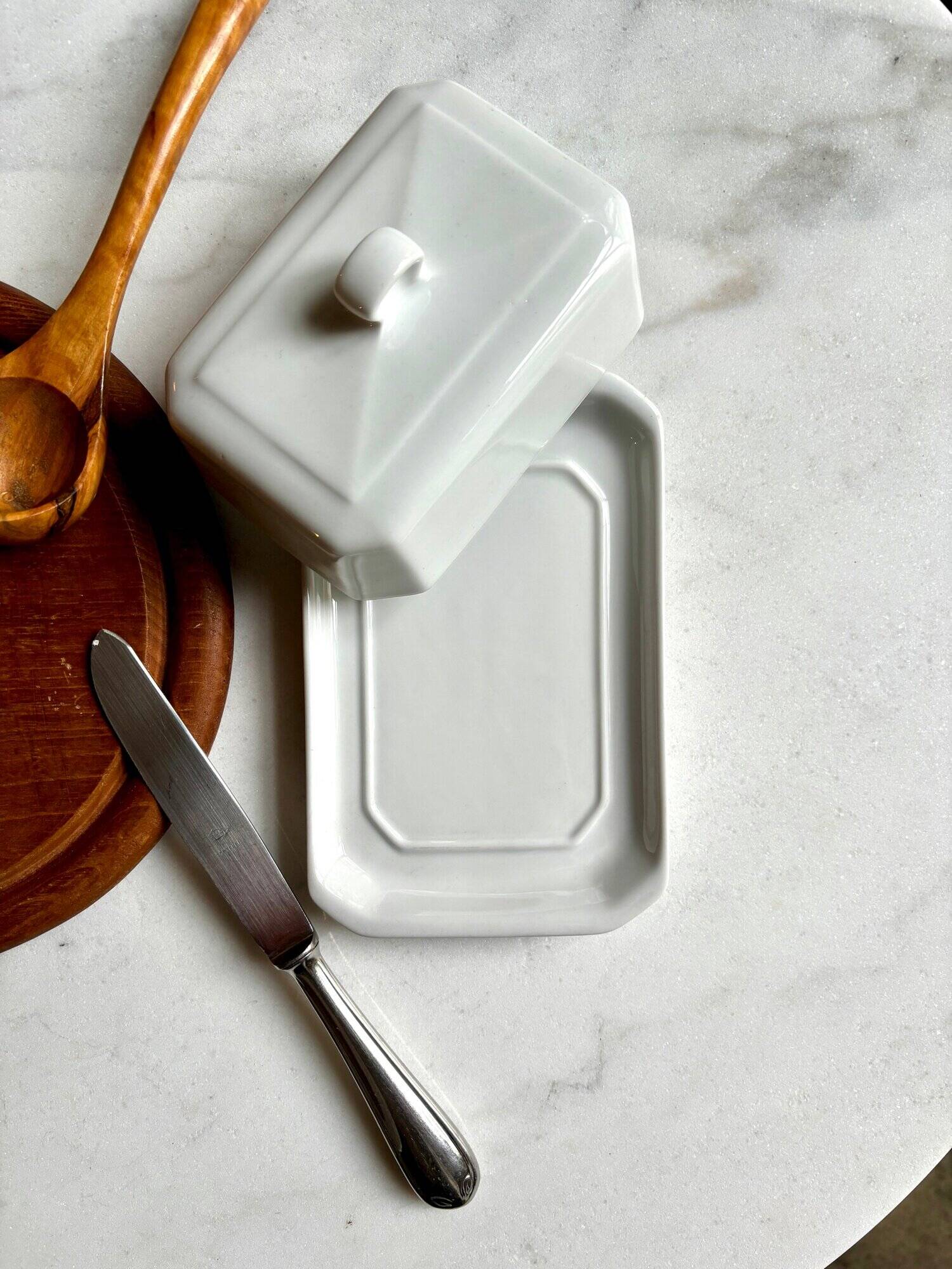 Beurrier Pillivuyt en porcelaine blanche