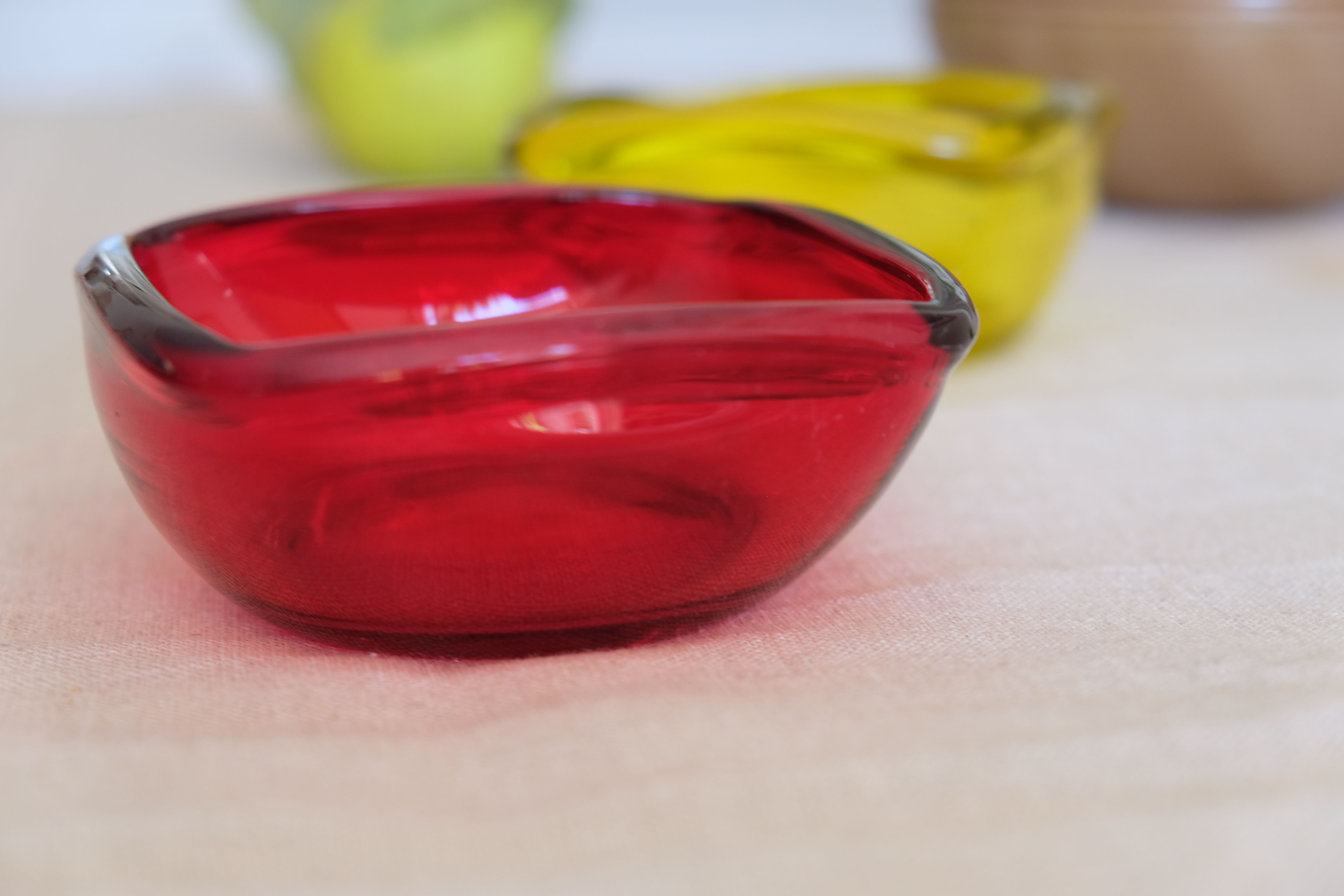 7 cups in colored glass Italy 50s