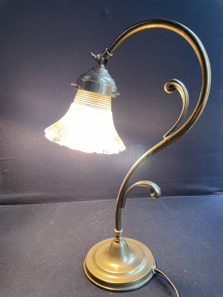 Lampe de table – Laiton doré et verre moulé