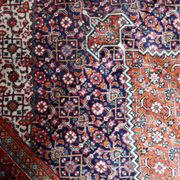 Tapis médaillon en laine vintage des années 1940, rouge et marine, 206 × 320 cm