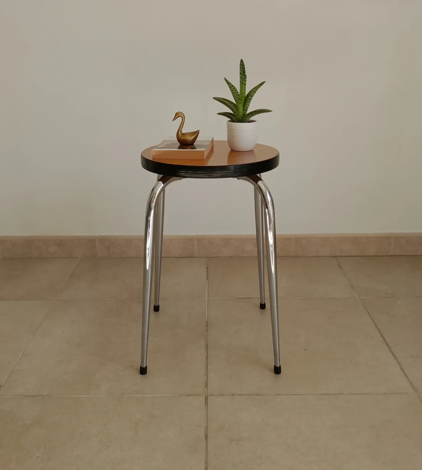 Tabouret rond vintage en formica années 70