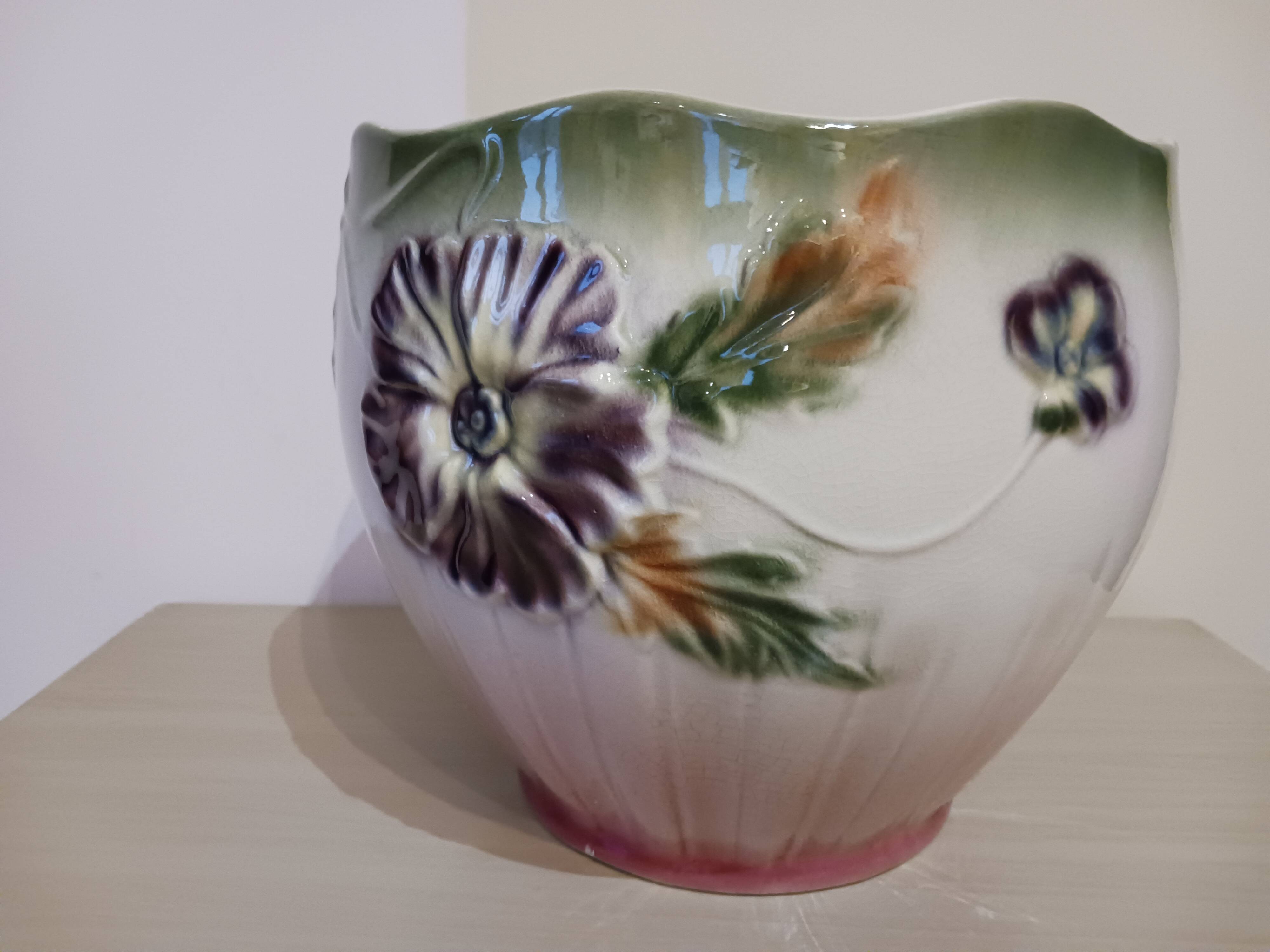 Slip pot cover, 1950s.