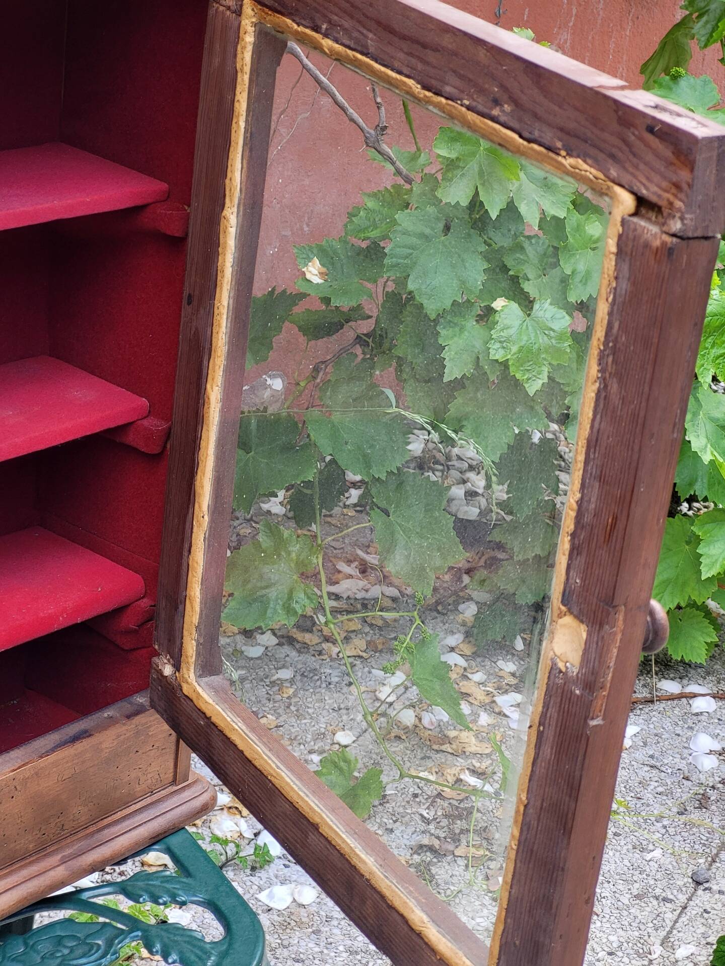 Wall cabinet
