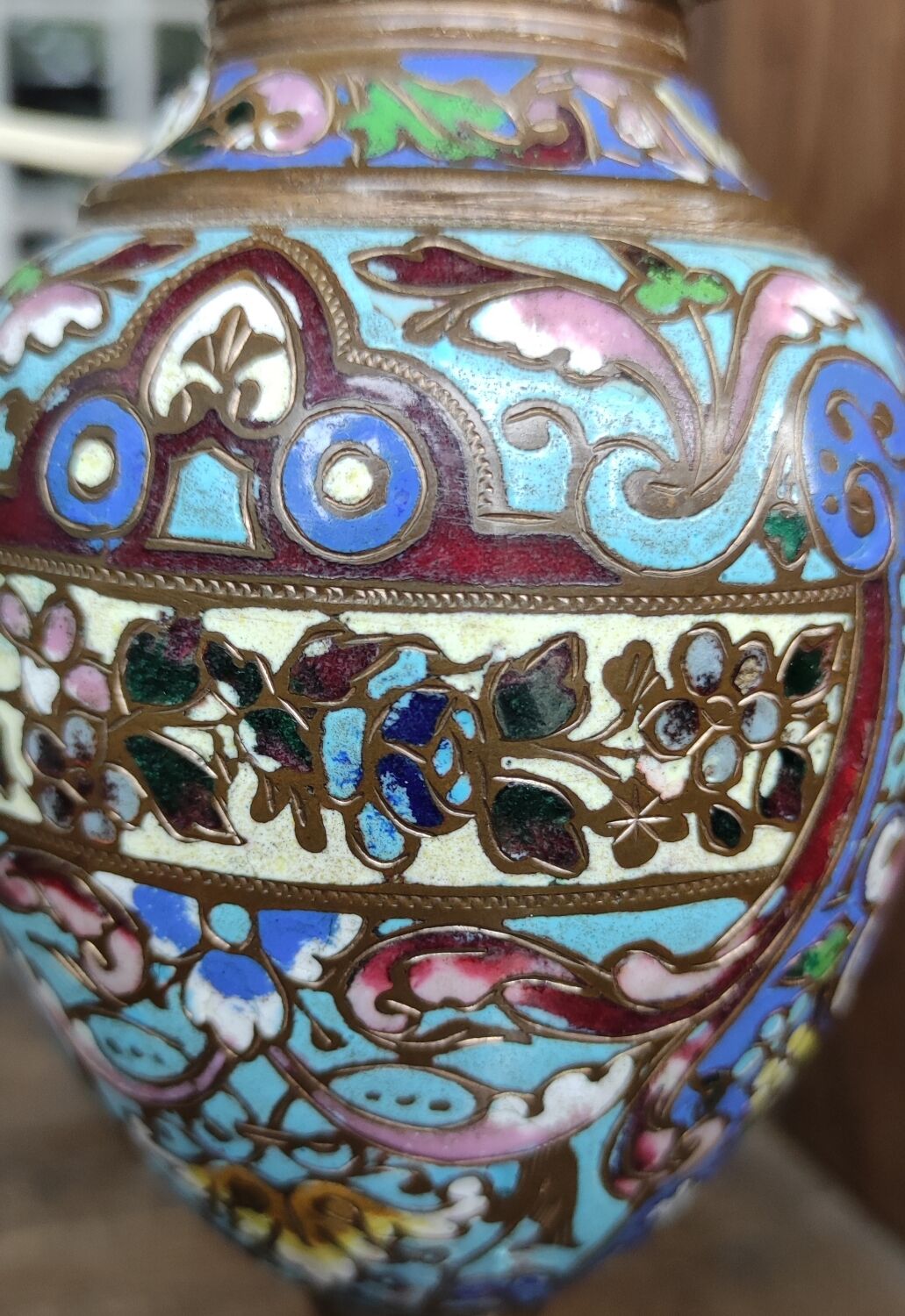 Vase mounted in lamp