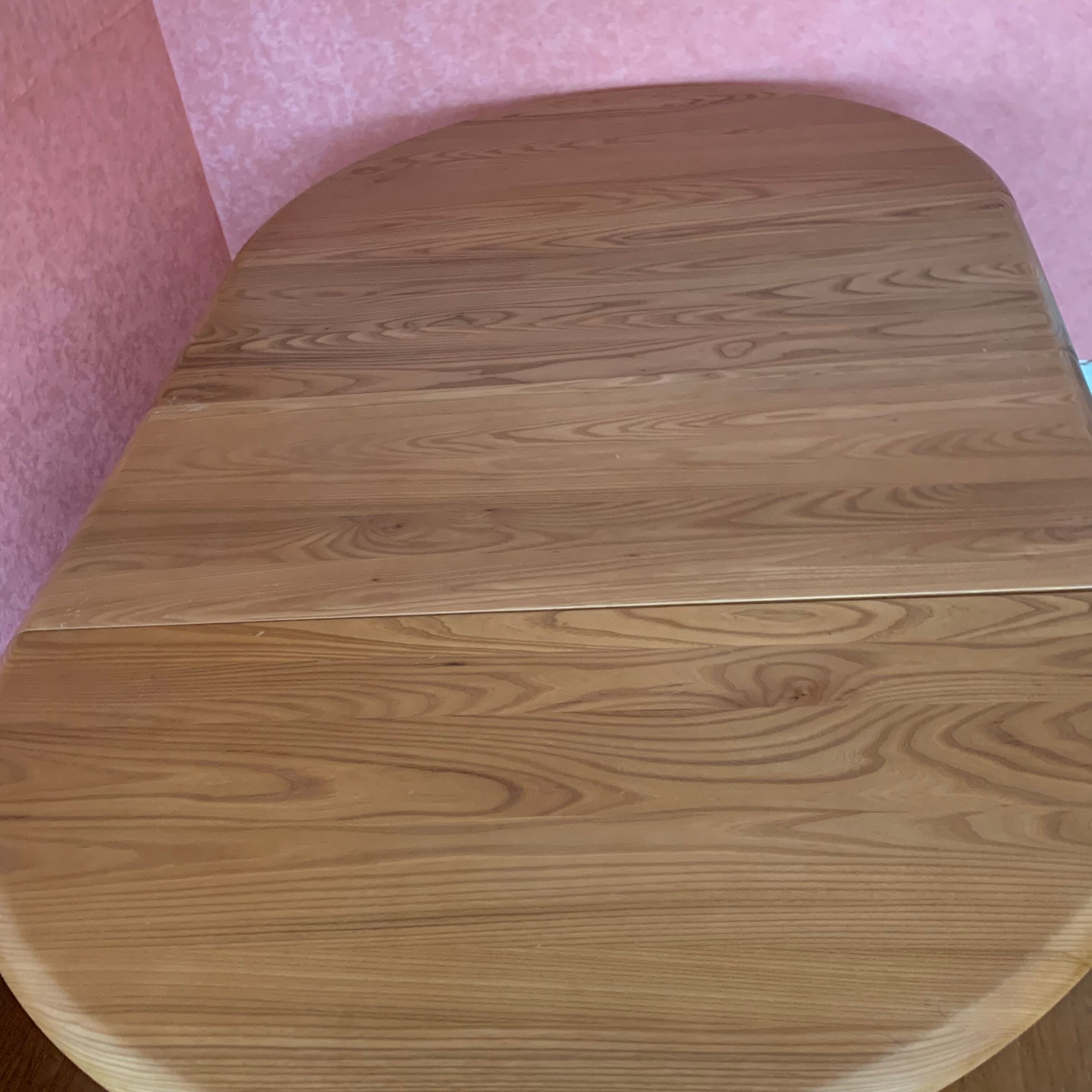 Round table in vintage solid elm